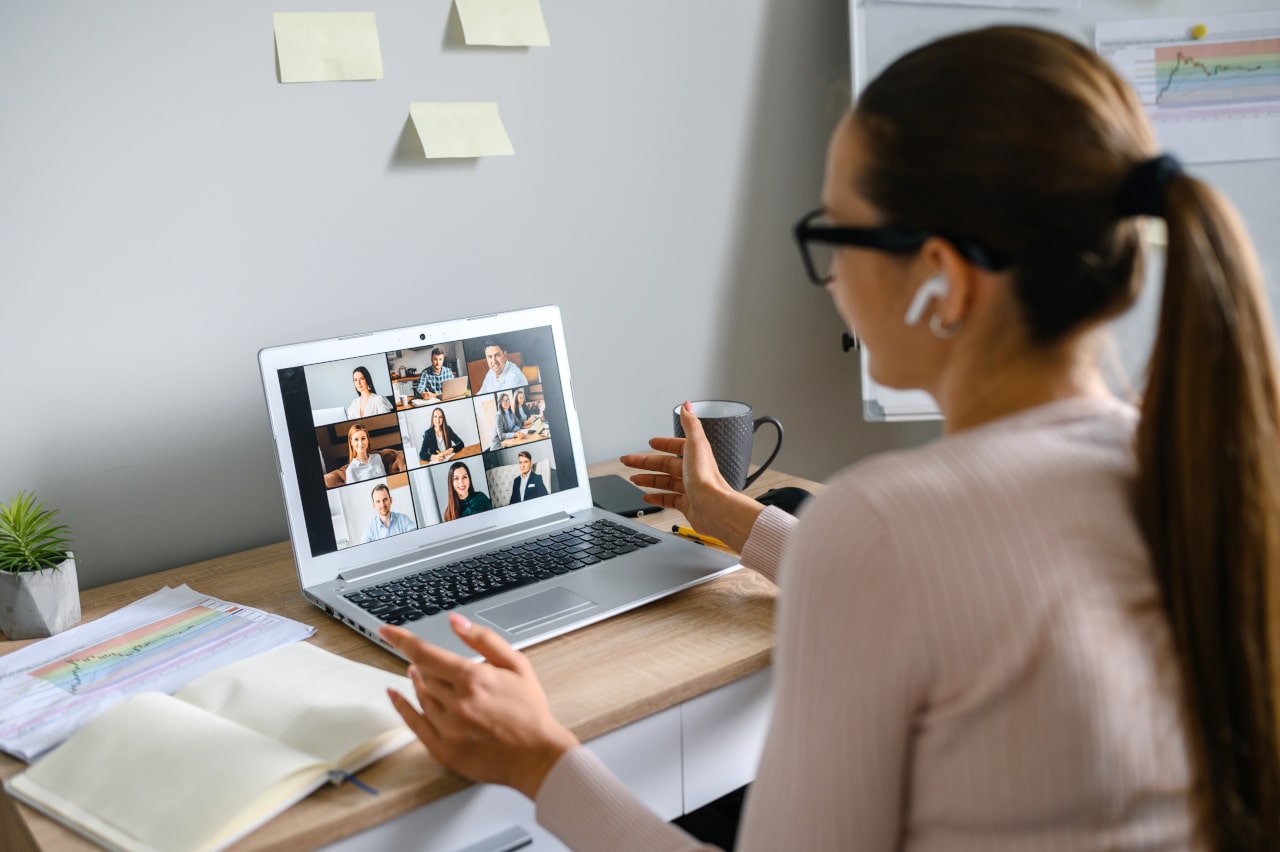 Videokonferenz im virtuellen Raum